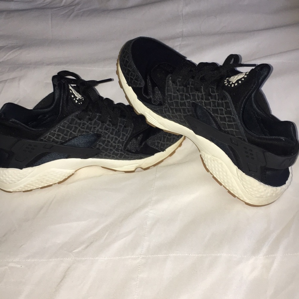 Woman’s Huaraches